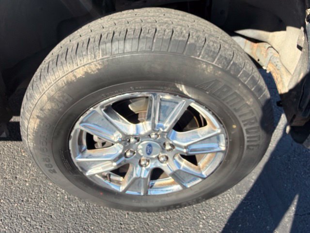 Used 2015 Ford F150 XLT w/ Equipment Group 302A Luxury AWD/4WD image 26