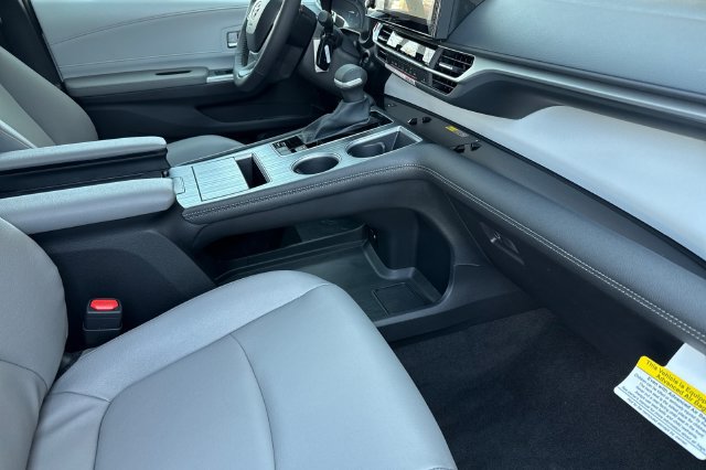 New 2026 Toyota Sienna XLE AWD/4WD image 19