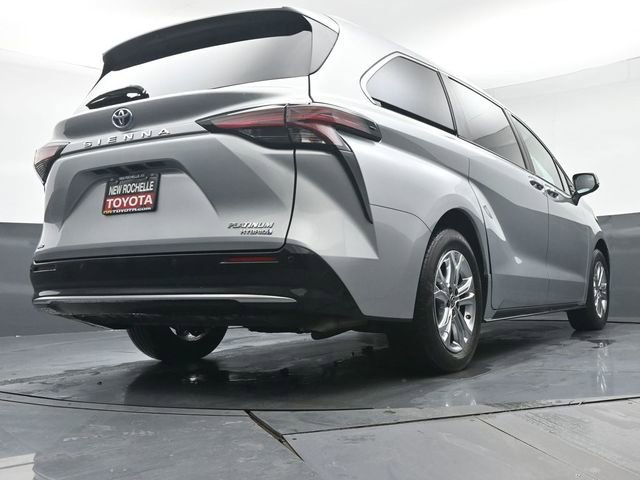 Certified 2023 Toyota Sienna Platinum image 40
