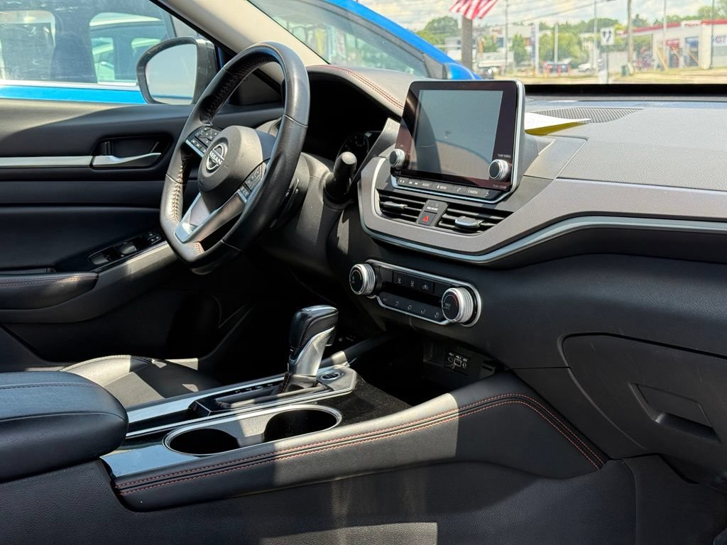 Used 2024 Nissan Altima 2.5 SR FWD image 16