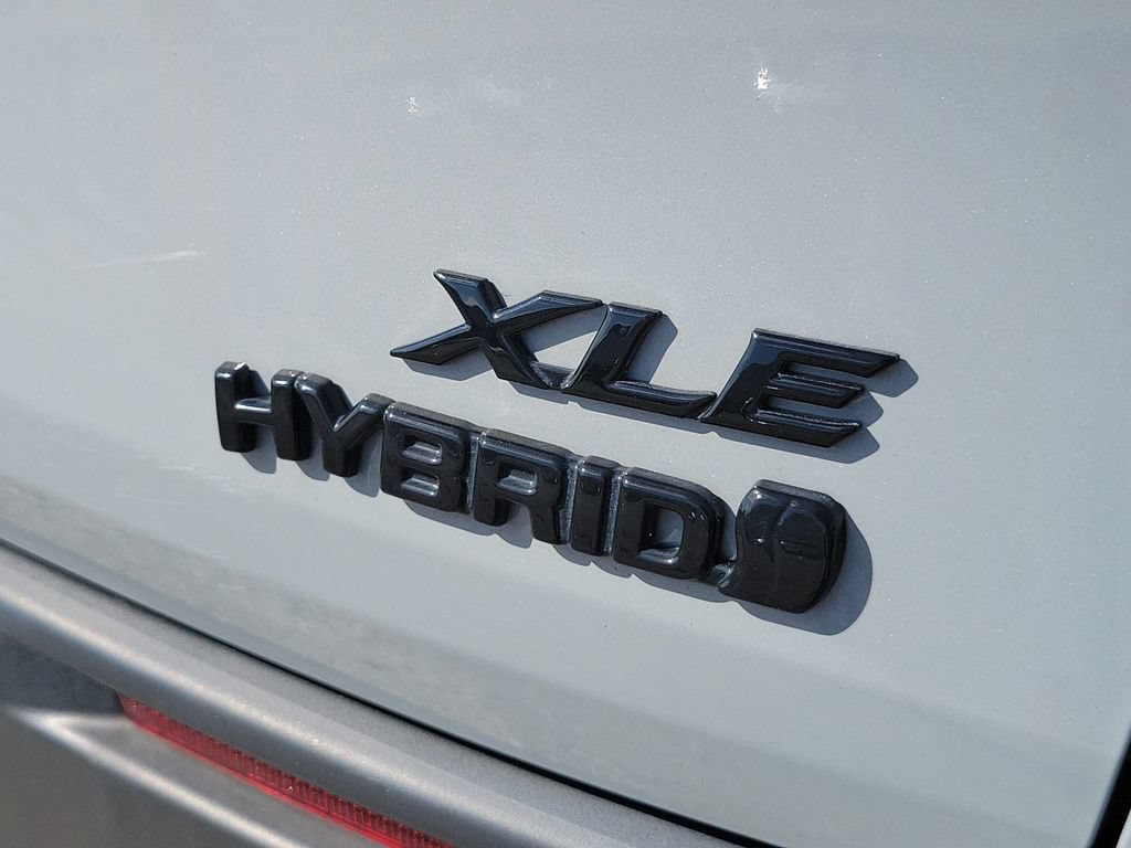 Used 2023 Toyota Sienna XLE Woodland Edition AWD/4WD image 13