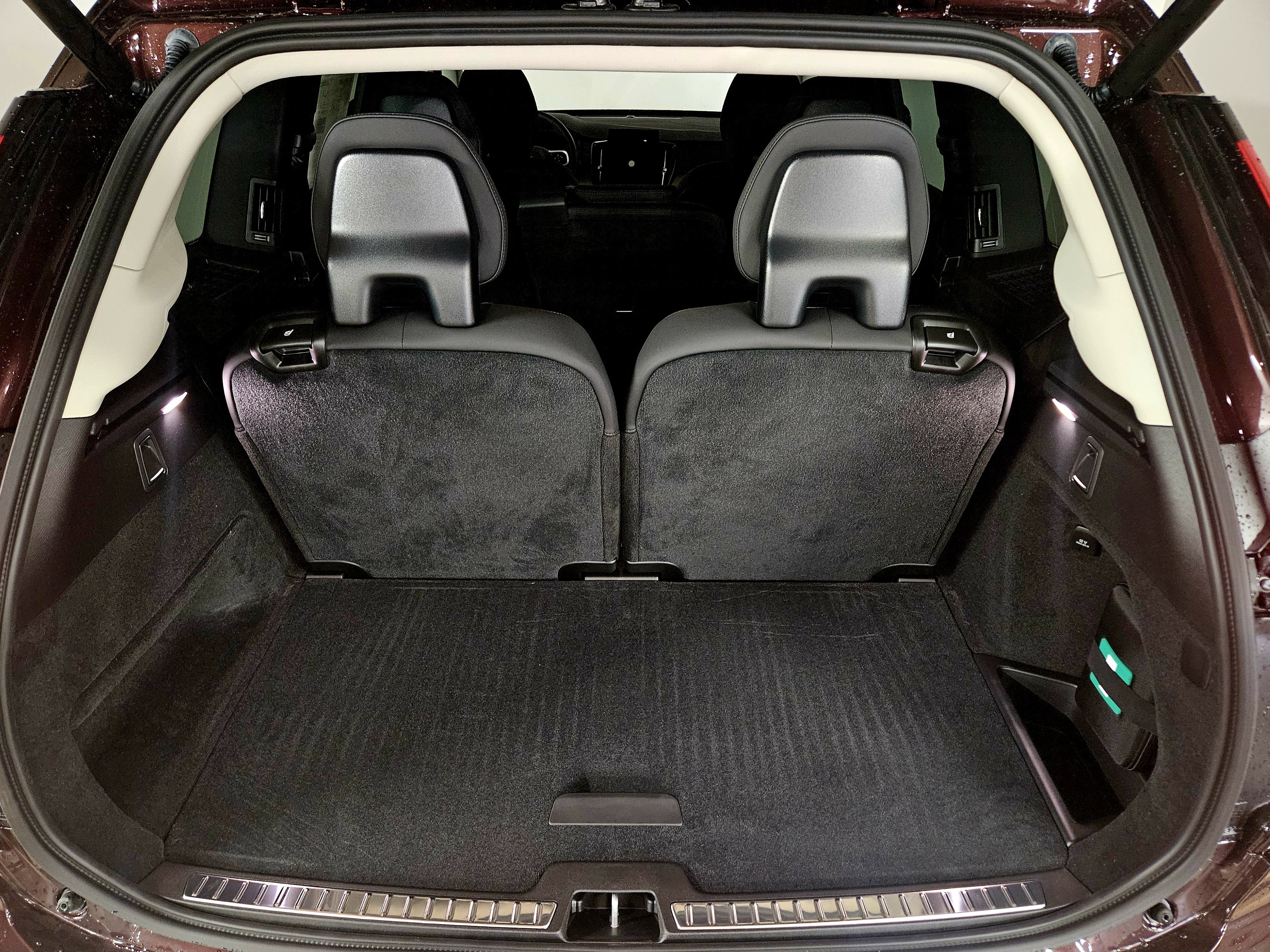 New 2026 Volvo XC90 B5 Core w/ Protection Package Premier image 18