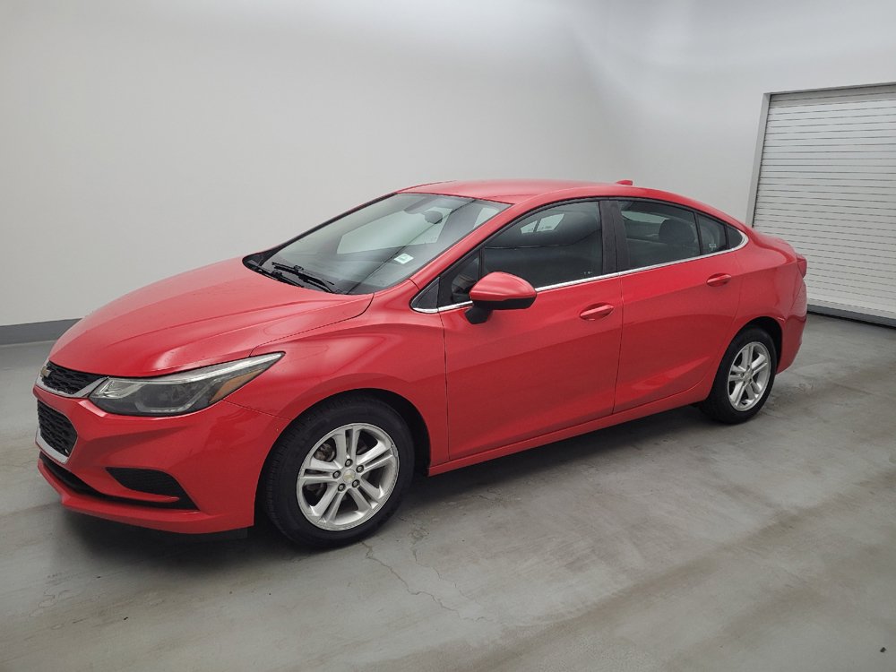 Used 2017 Chevrolet Cruze LT FWD image 2