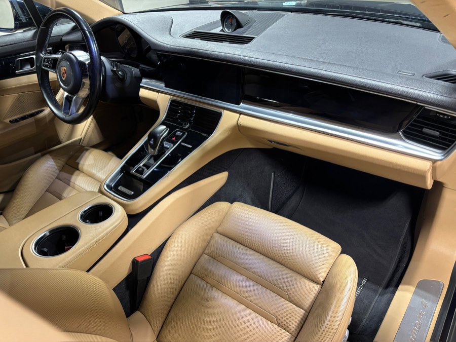 Used 2018 Porsche Panamera 4 image 23