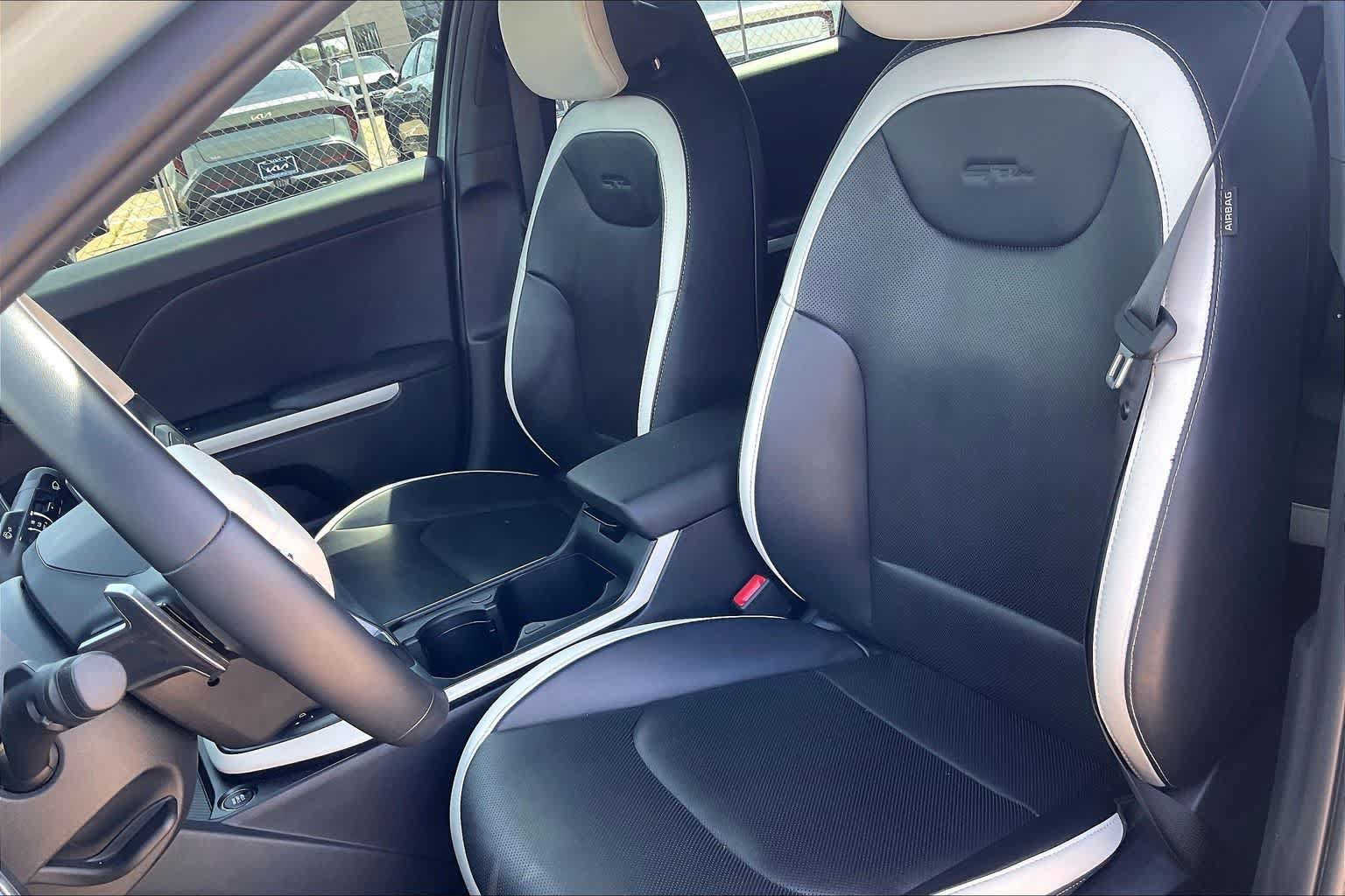Certified 2025 Kia K4 GT-Line Turbo FWD image 10