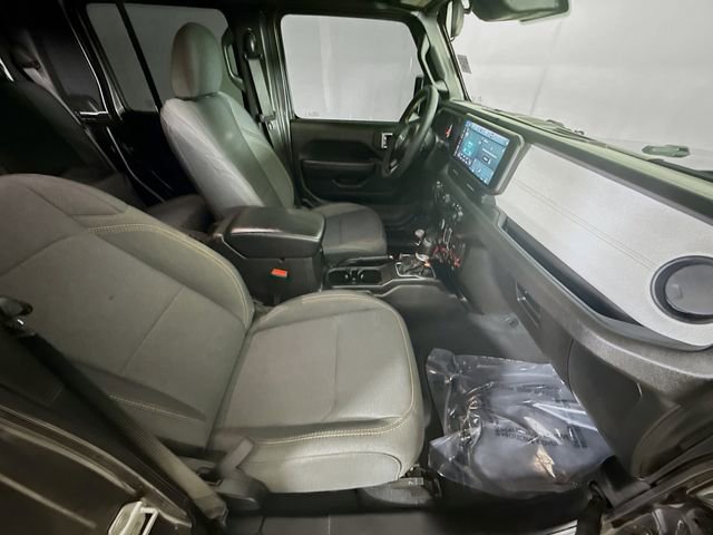 Used 2024 Jeep Gladiator Sport image 22