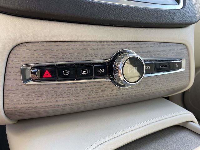 Used 2024 Volvo XC90 B5 Plus w/ Protection Package Premier image 27