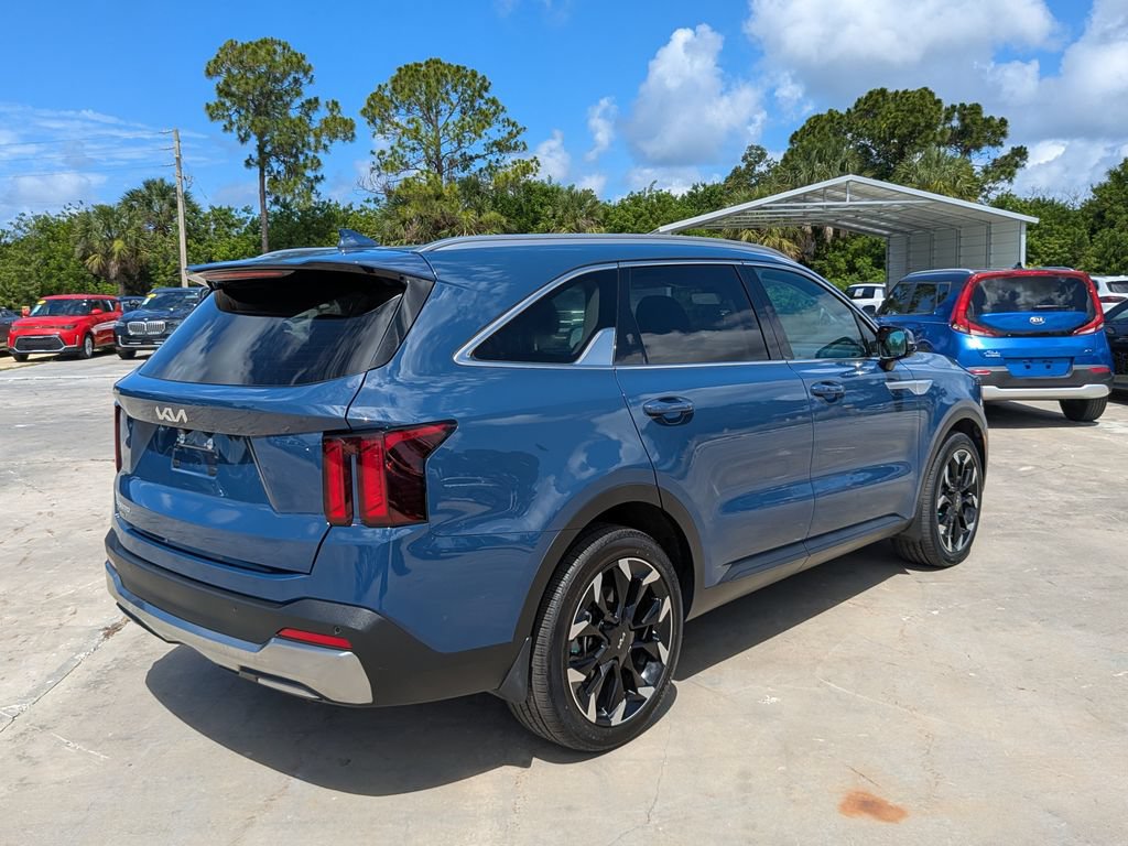 Certified 2025 Kia Sorento EX w/ Panoramic Sunroof Package FWD image 8