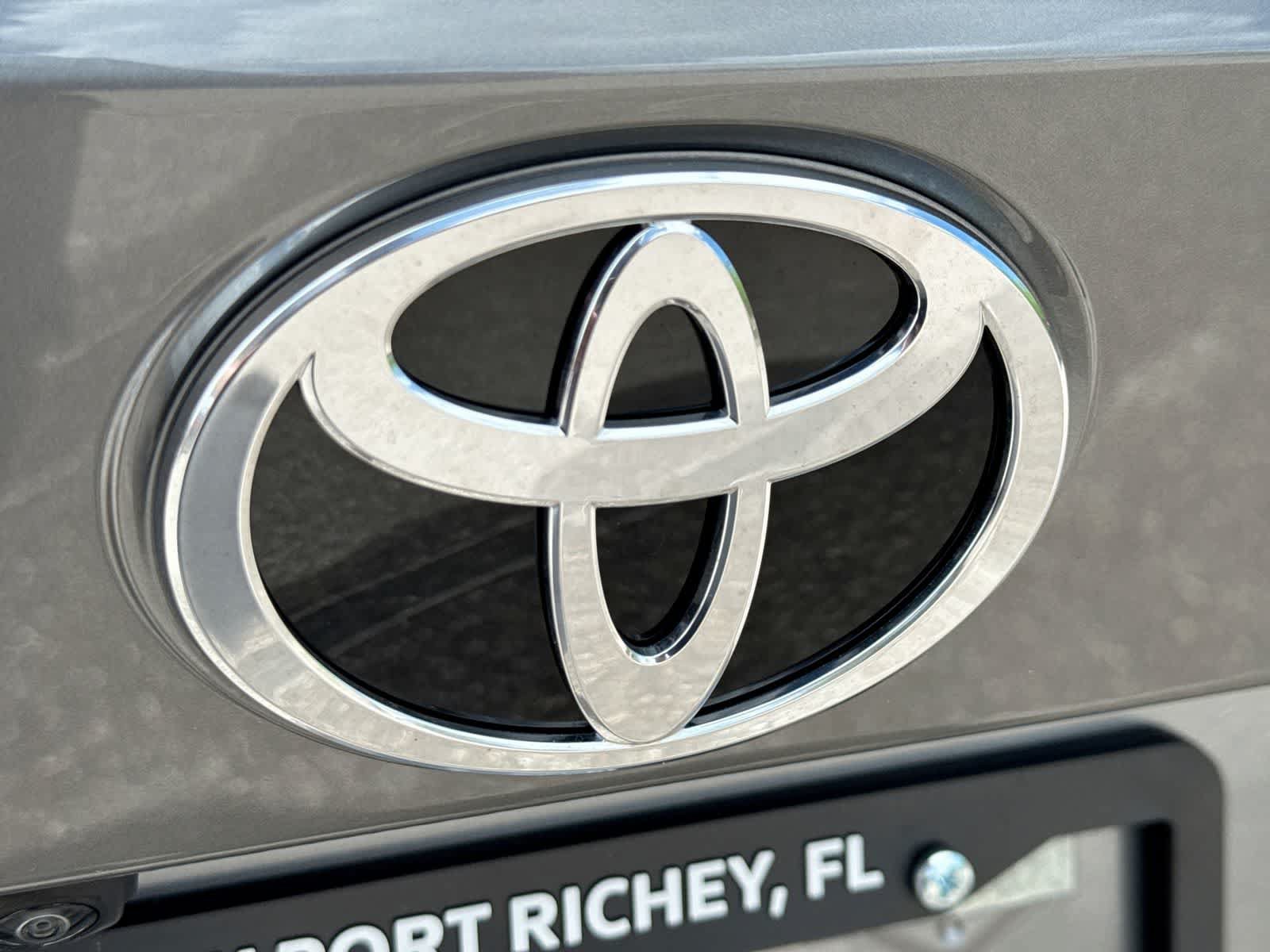 Used 2026 Toyota bZ FWD image 18
