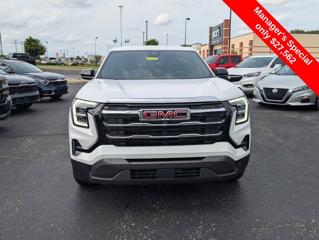 Used 2026 GMC Terrain Elevation FWD image 2