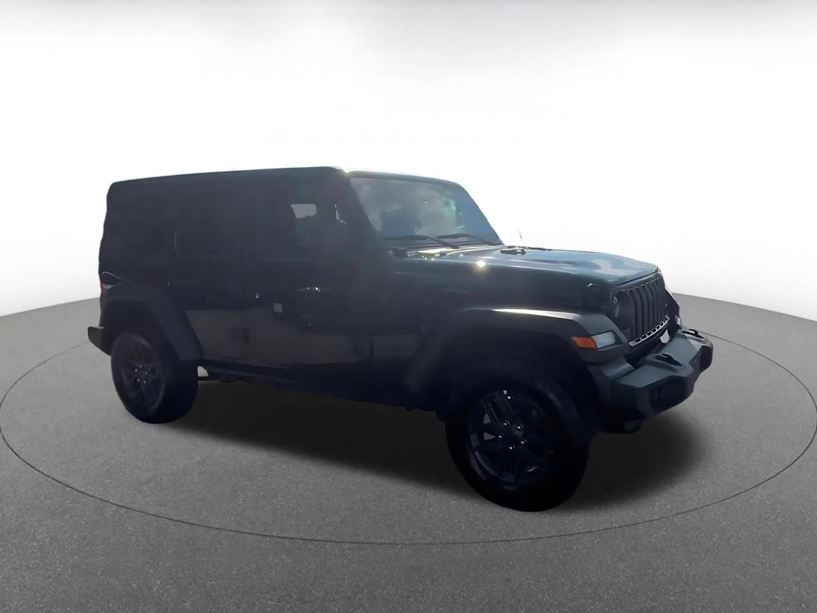 Used 2025 Jeep Wrangler Unlimited Sport AWD/4WD image 2