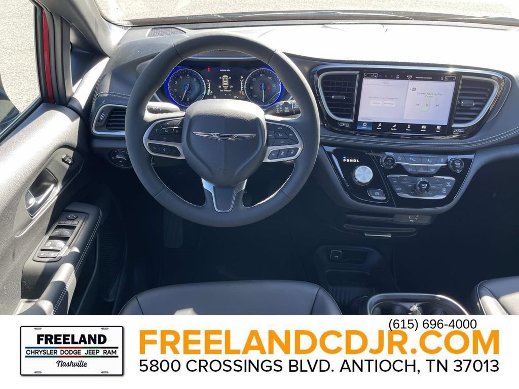 New 2026 Chrysler Pacifica Select image 14