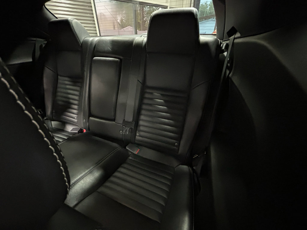 Used 2010 Dodge Challenger R/T RWD image 6
