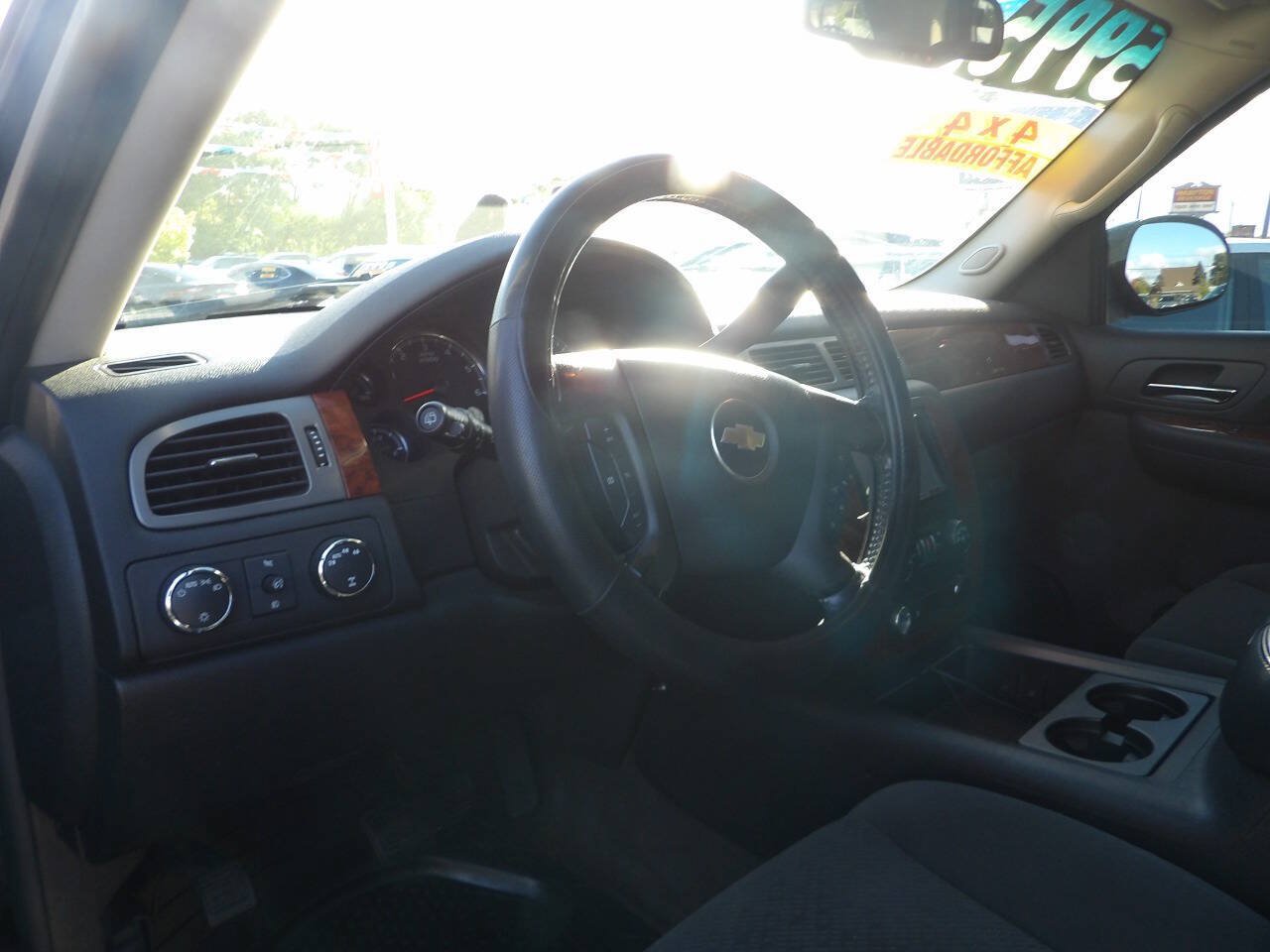 Used 2008 Chevrolet Suburban LT AWD/4WD image 6