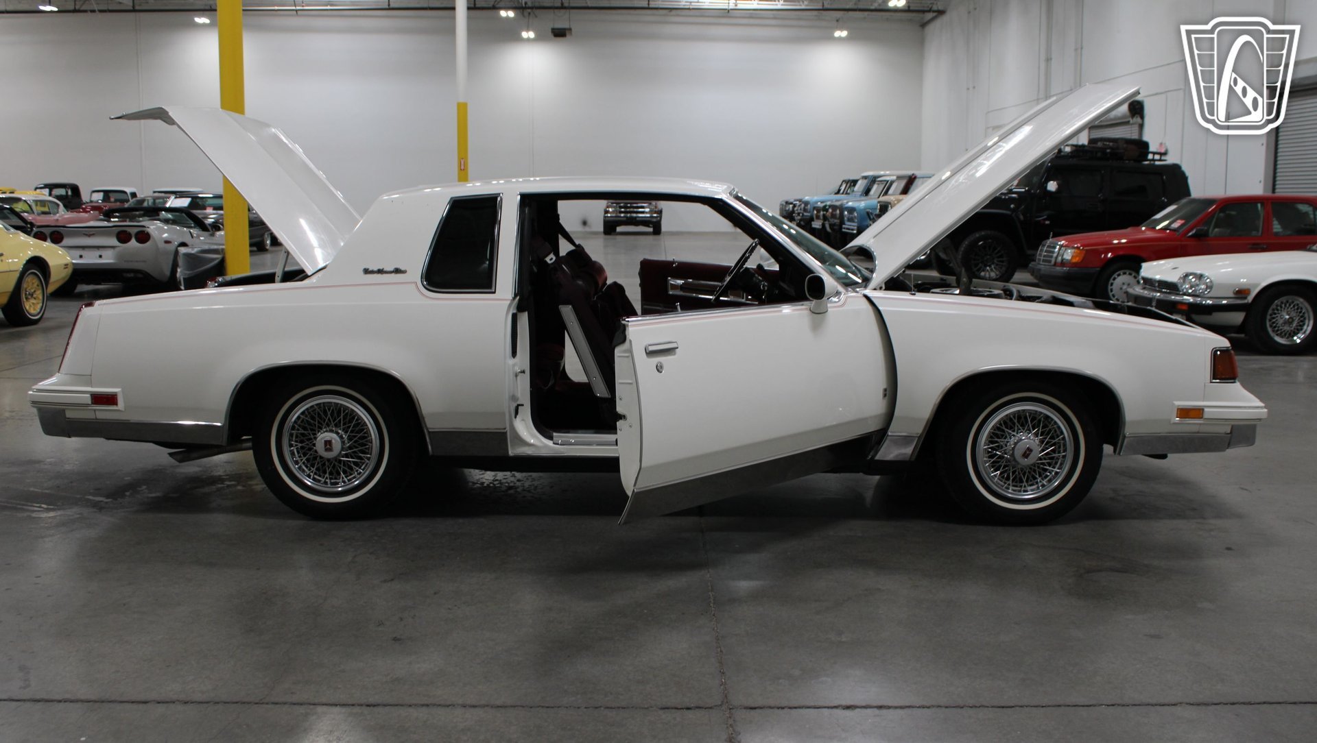 Used 1988 Oldsmobile Cutlass Supreme Classic Brougham RWD image 40