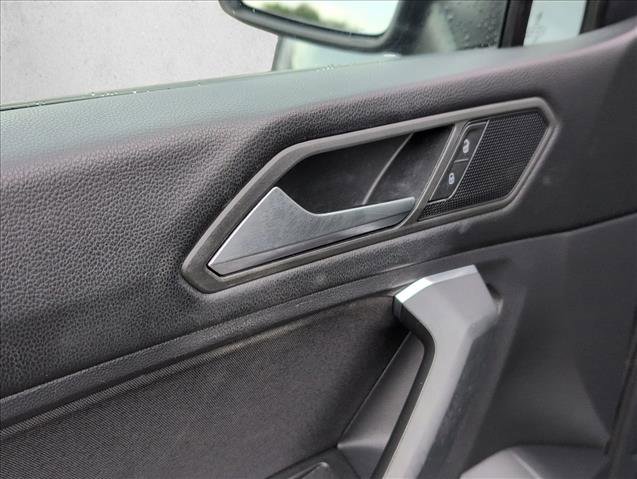 Used 2020 Volkswagen Tiguan S image 11