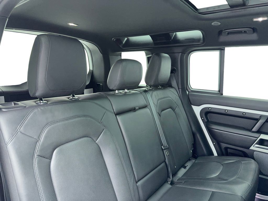 Used 2024 Land Rover Defender 110 S image 49