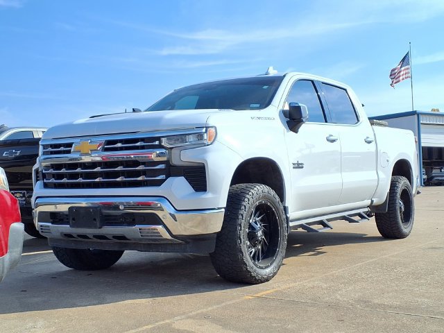 Used 2023 Chevrolet Silverado 1500 LTZ AWD/4WD image 2