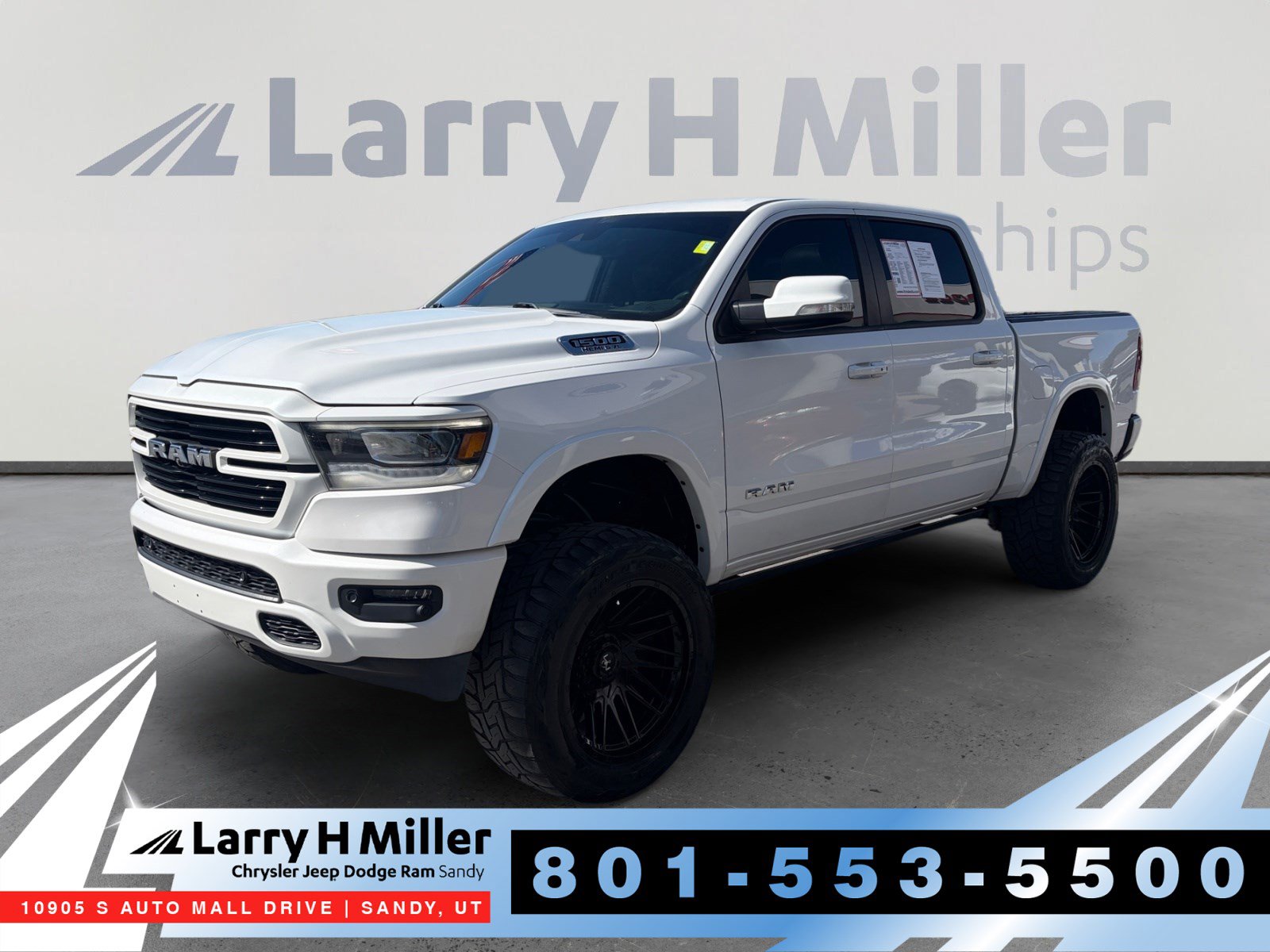 Used 2019 RAM 1500 Laramie AWD/4WD image 1