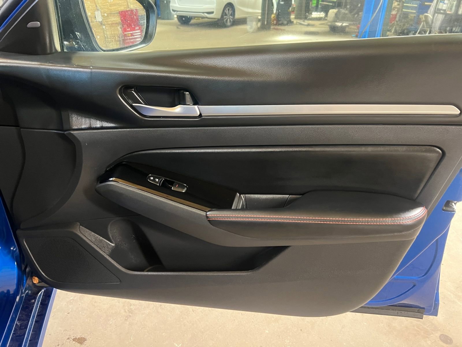 Used 2025 Nissan Altima 2.5 SR FWD image 17