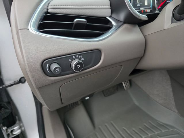 Used 2017 Chevrolet Malibu Premier w/ Premier Sun and Wheel Package FWD image 16