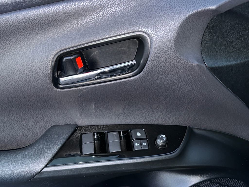 Used 2022 Toyota Prius XLE image 11