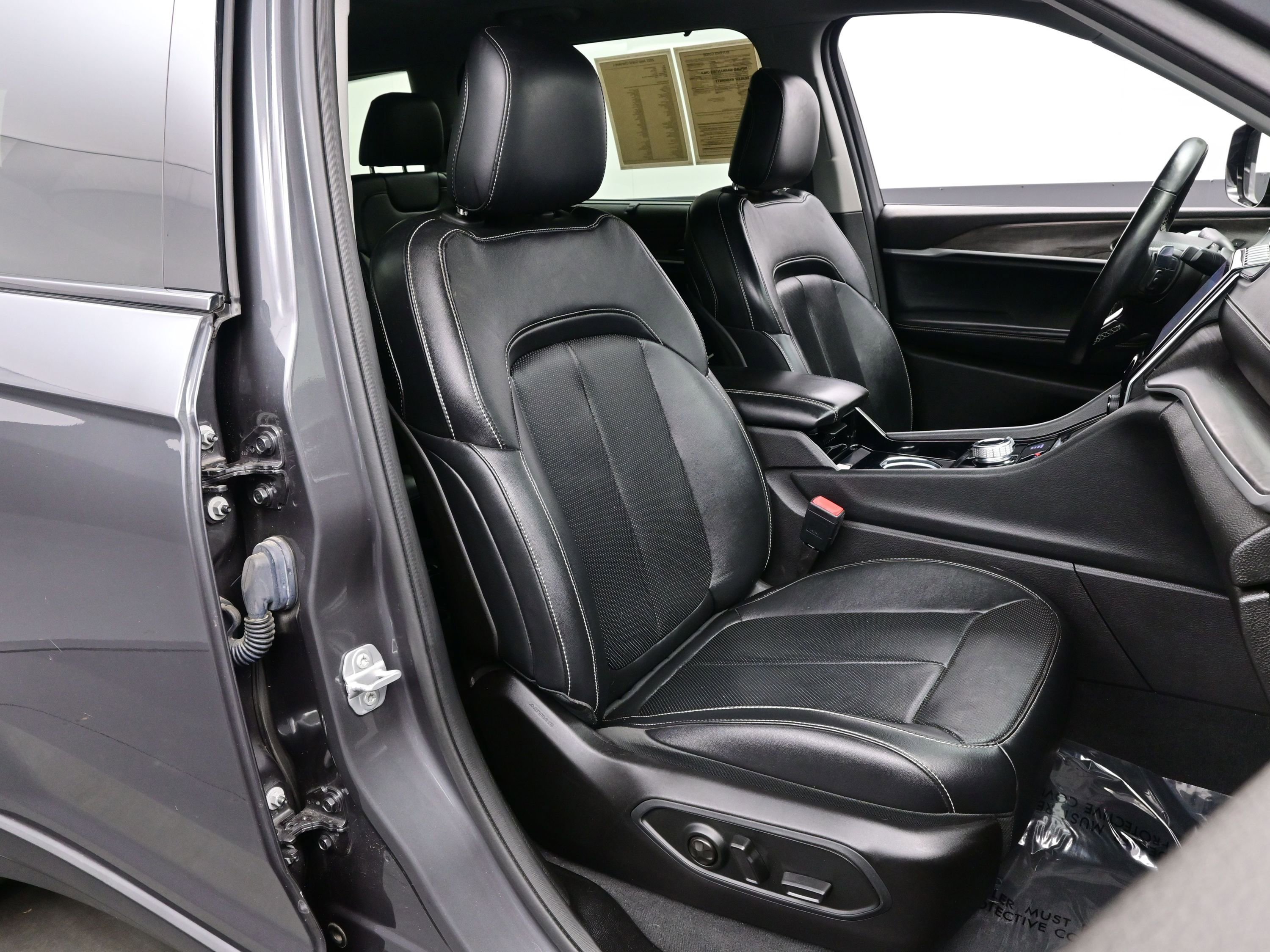 Used 2022 Jeep Grand Cherokee L Limited w/ Luxury Tech Group II image 13