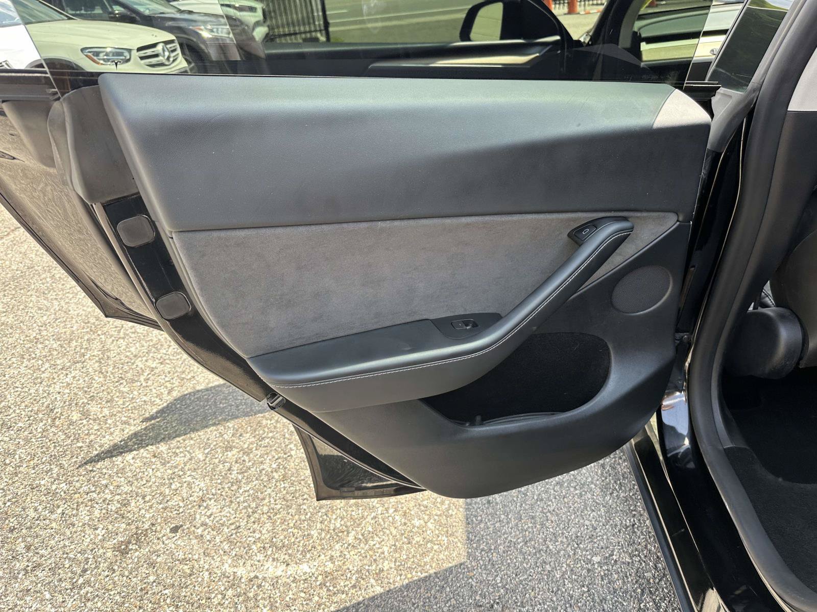 Used 2024 Tesla Model Y Long Range AWD/4WD image 18