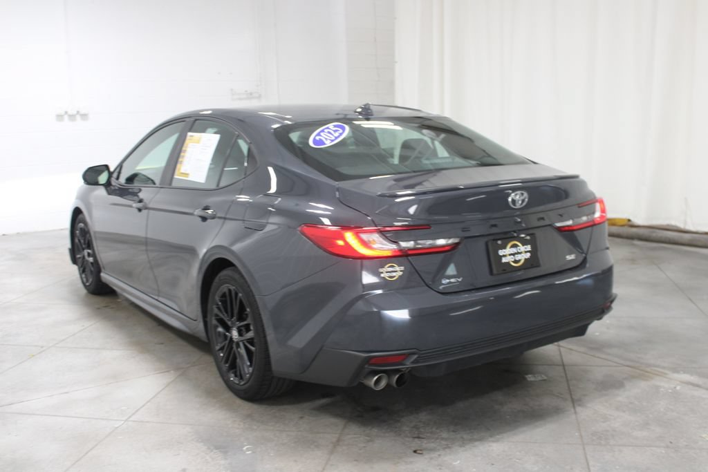 Used 2025 Toyota Camry SE FWD image 7