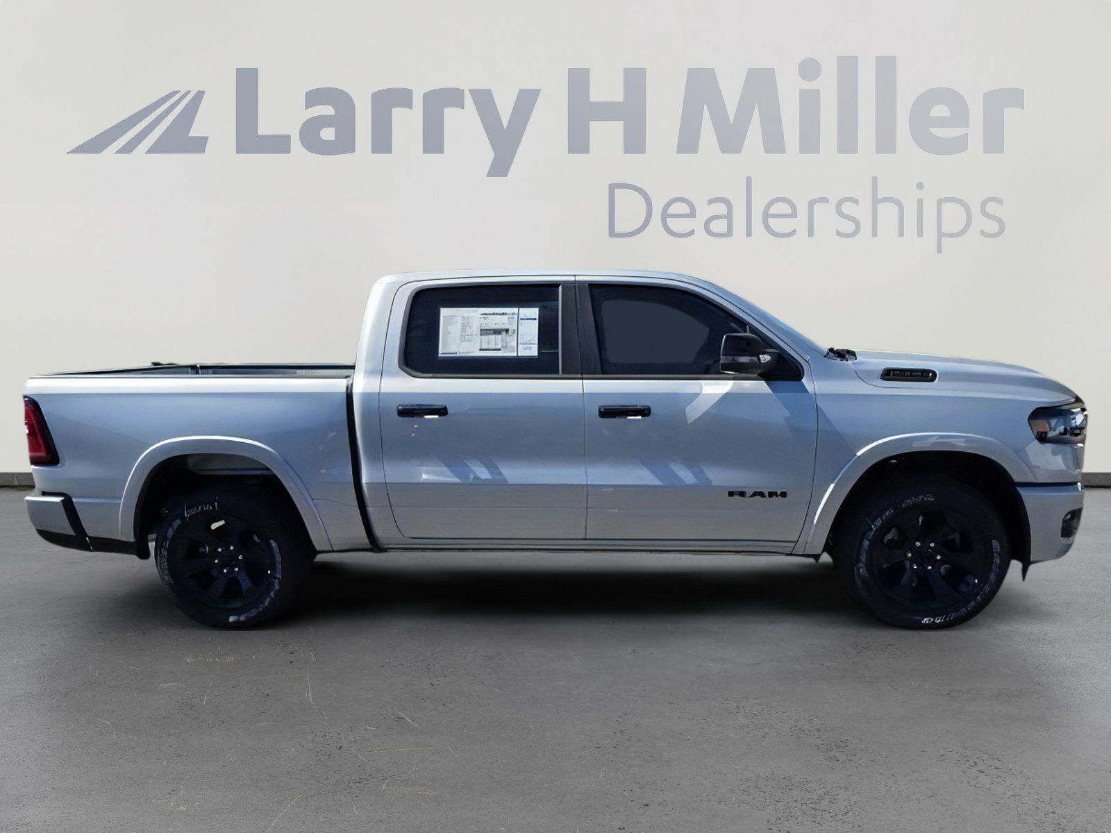 New 2026 RAM 1500 4x4 Crew Cab image 6