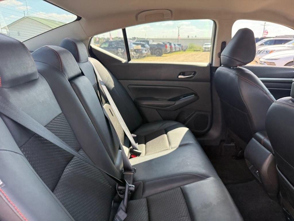 Used 2024 Nissan Altima 2.5 SR FWD image 38