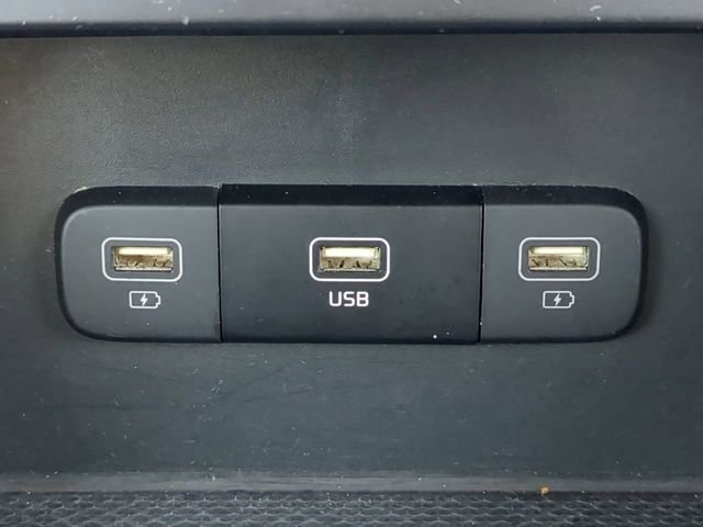 Used 2024 Kia Carnival LX image 25