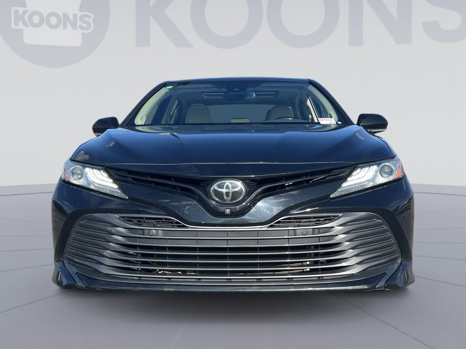 Used 2020 Toyota Camry XLE image 11