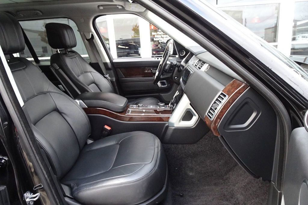 Used 2020 Land Rover Range Rover image 11