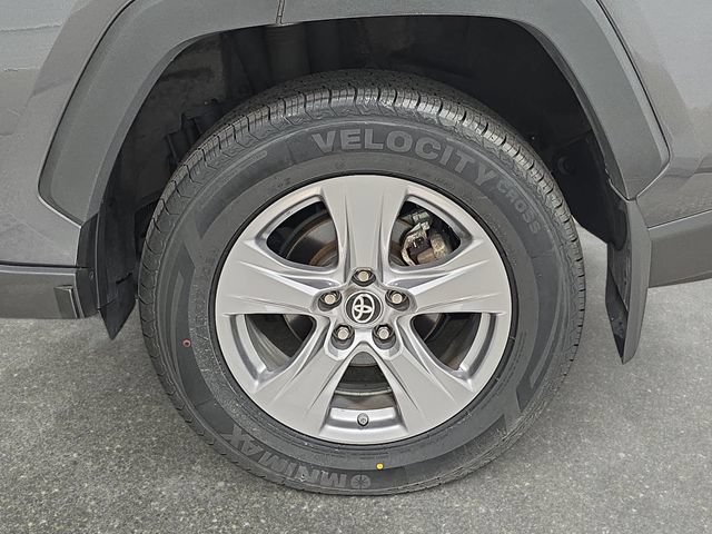 Certified 2024 Toyota RAV4 LE AWD/4WD image 28