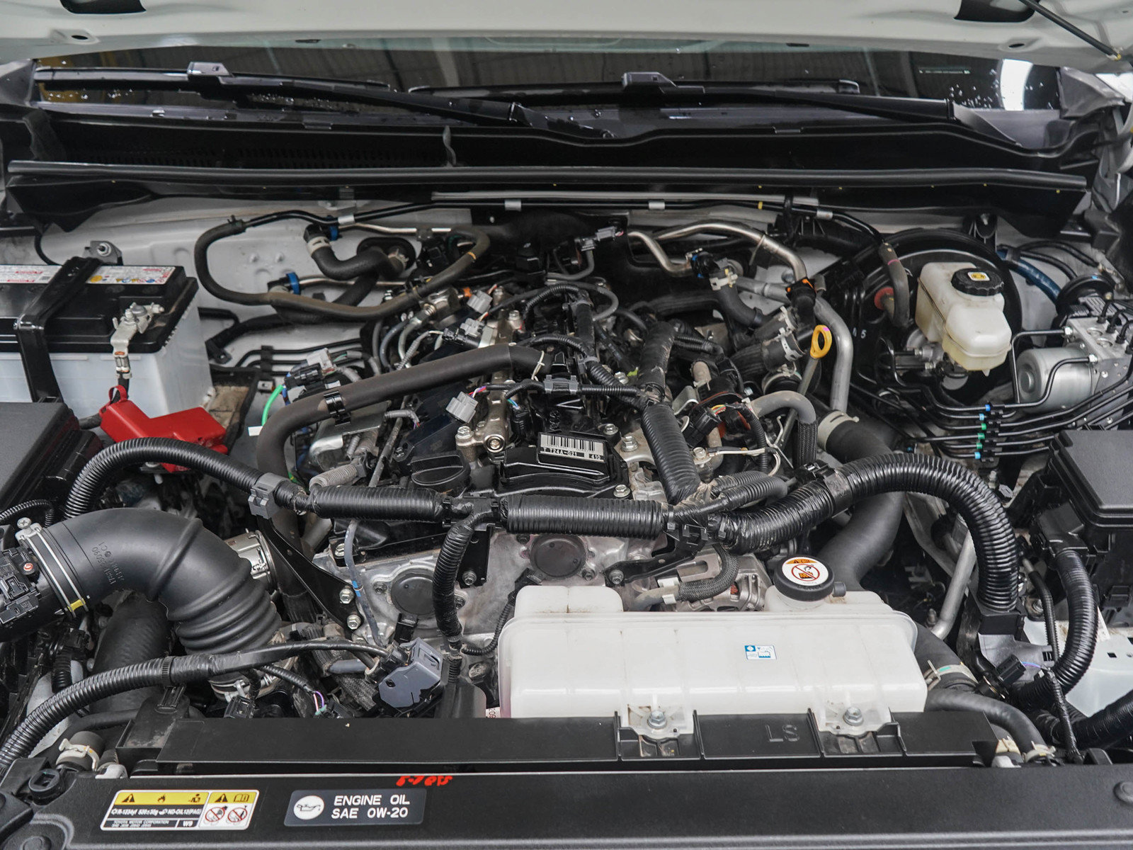Used 2025 Toyota 4Runner SR5 AWD/4WD image 30