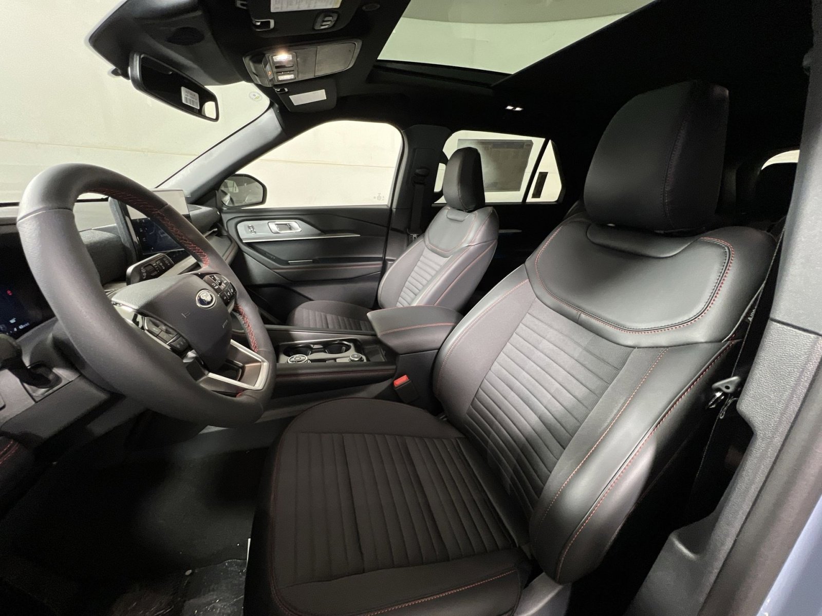 New 2026 Ford Explorer ST-Line w/ ST-Line Street Pack image 13