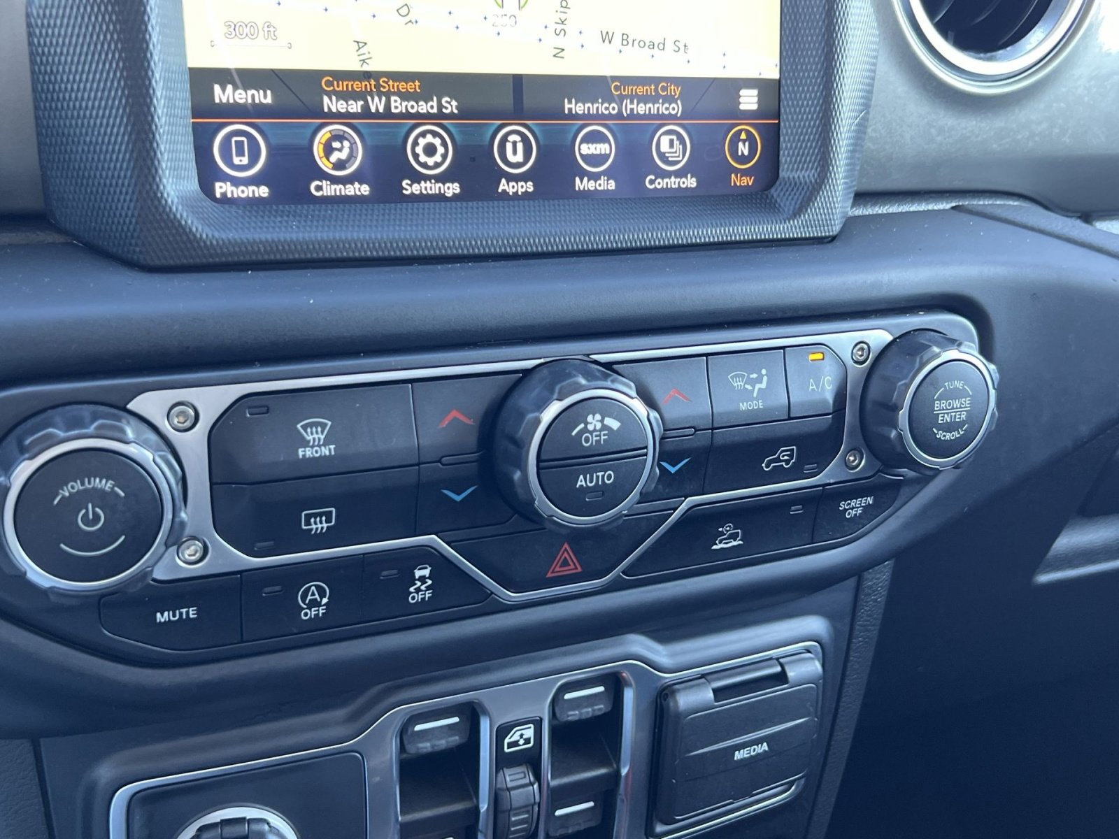 Used 2023 Jeep Gladiator Overland image 22