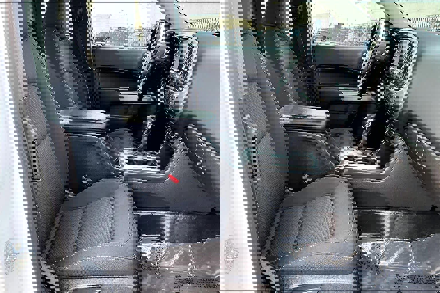 Used 2022 Chevrolet Colorado LT w/ Fleet Safety Package image 8