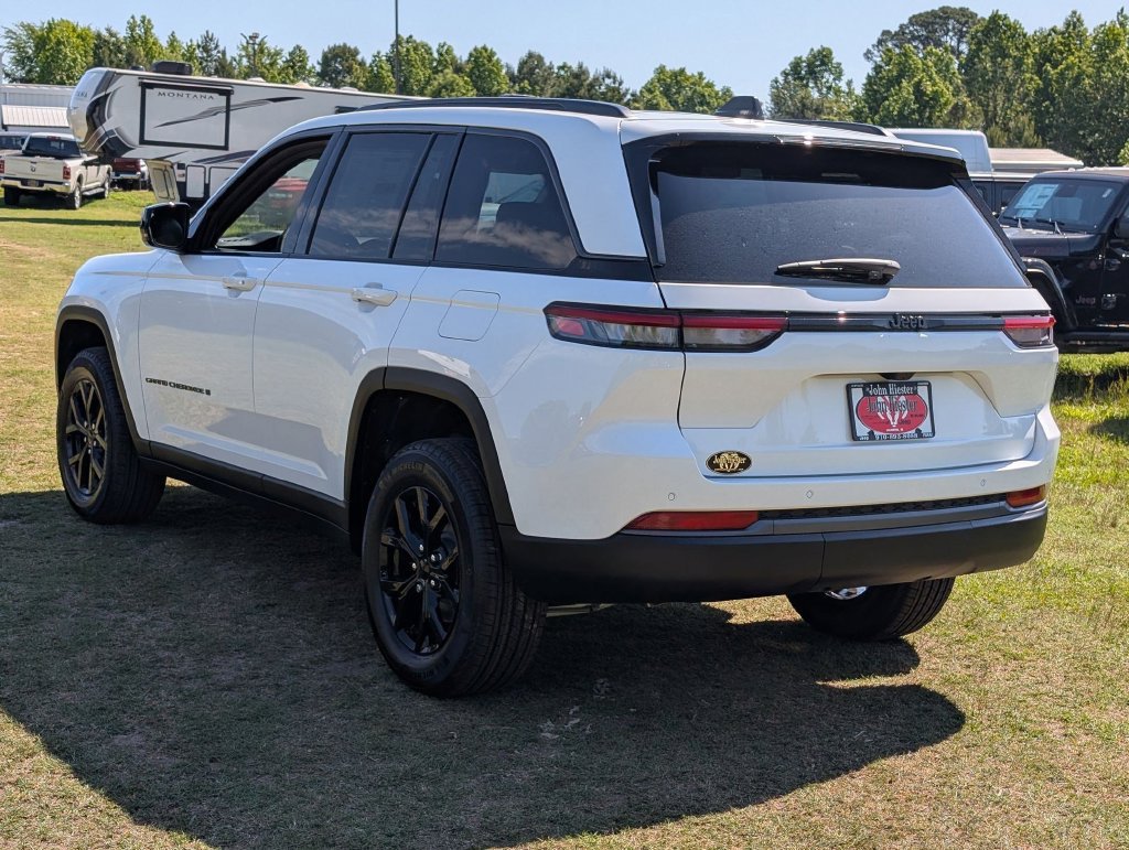 New 2026 Jeep Grand Cherokee Altitude RWD image 5