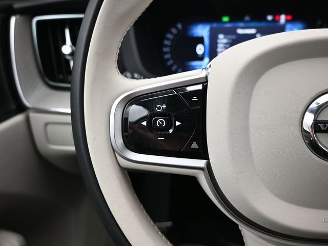 Used 2023 Volvo XC60 B5 Ultimate w/ Protection Package Premier FWD image 23