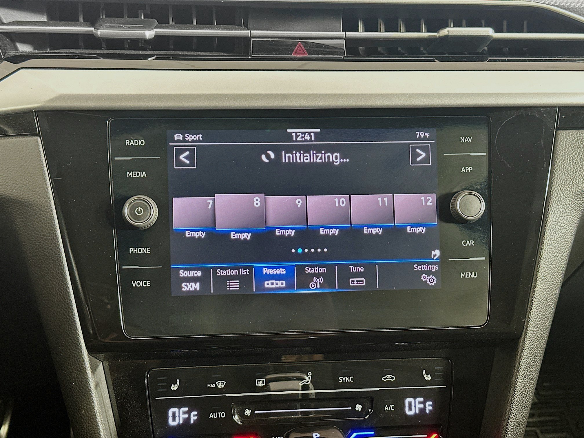 Used 2022 Volkswagen Arteon SE FWD image 19