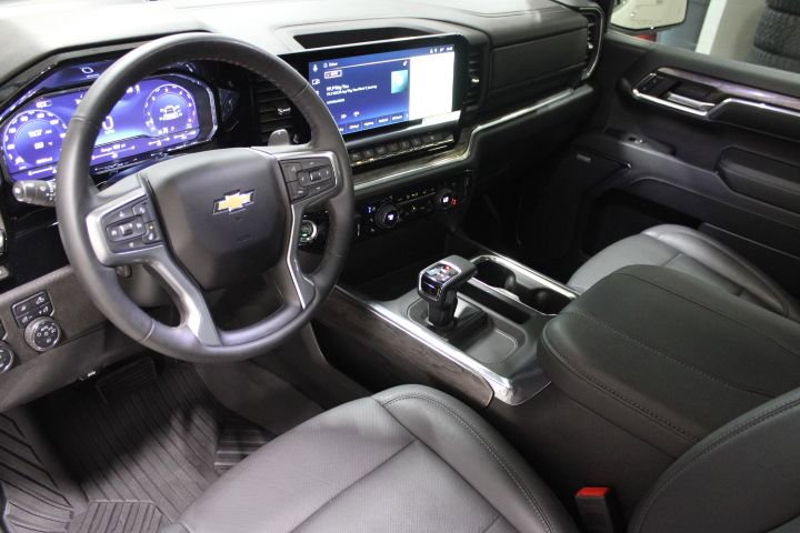 Used 2024 Chevrolet Silverado 1500 LTZ w/ LTZ Premium Package AWD/4WD image 47