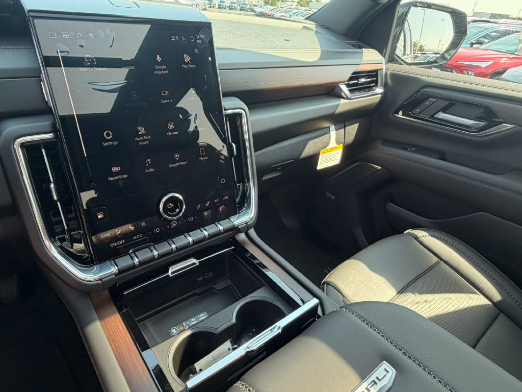 New 2026 GMC Yukon Denali w/ Denali Reserve Package AWD/4WD image 45