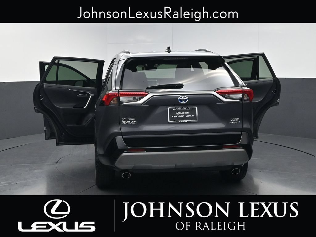 Used 2022 Toyota RAV4 XSE AWD/4WD image 34