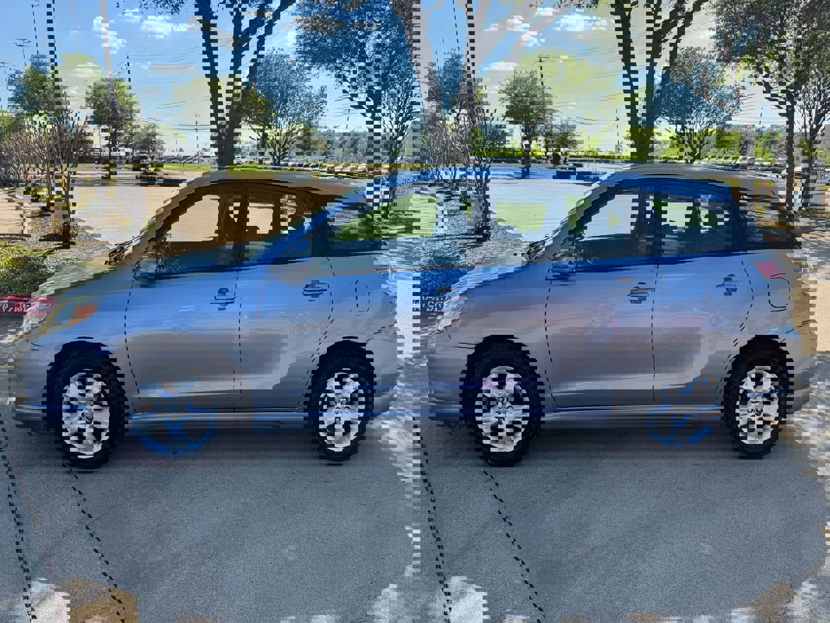 Used 2007 Toyota Matrix XR image 2