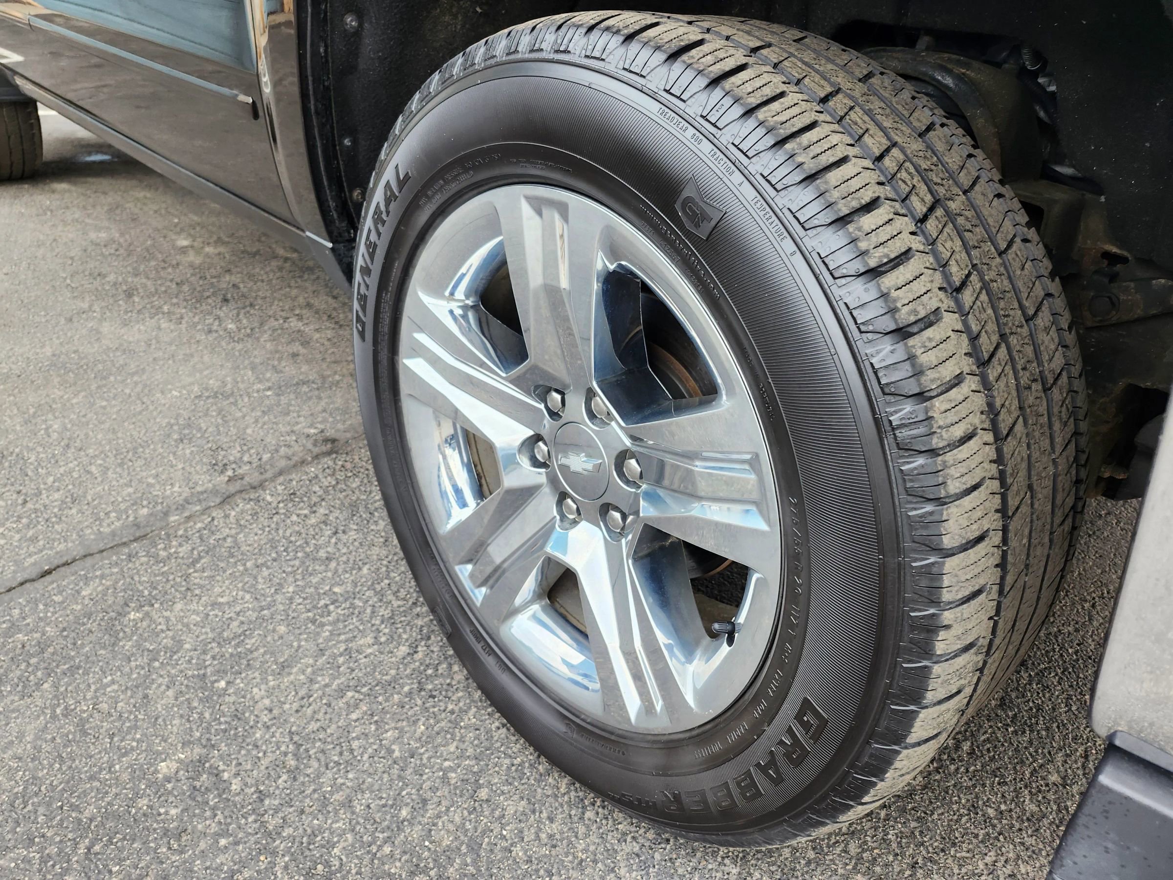 Used 2018 Chevrolet Silverado 1500 LT w/ All Star Edition AWD/4WD image 39
