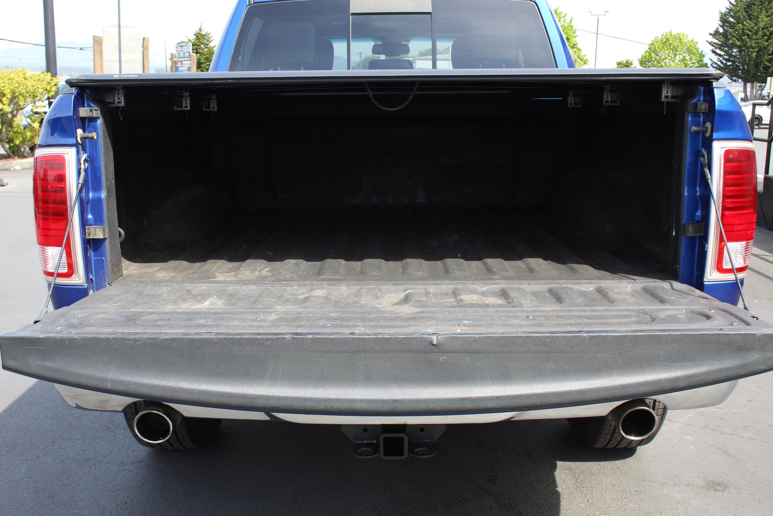Used 2017 RAM 1500 Laramie w/ Convenience Group AWD/4WD image 19
