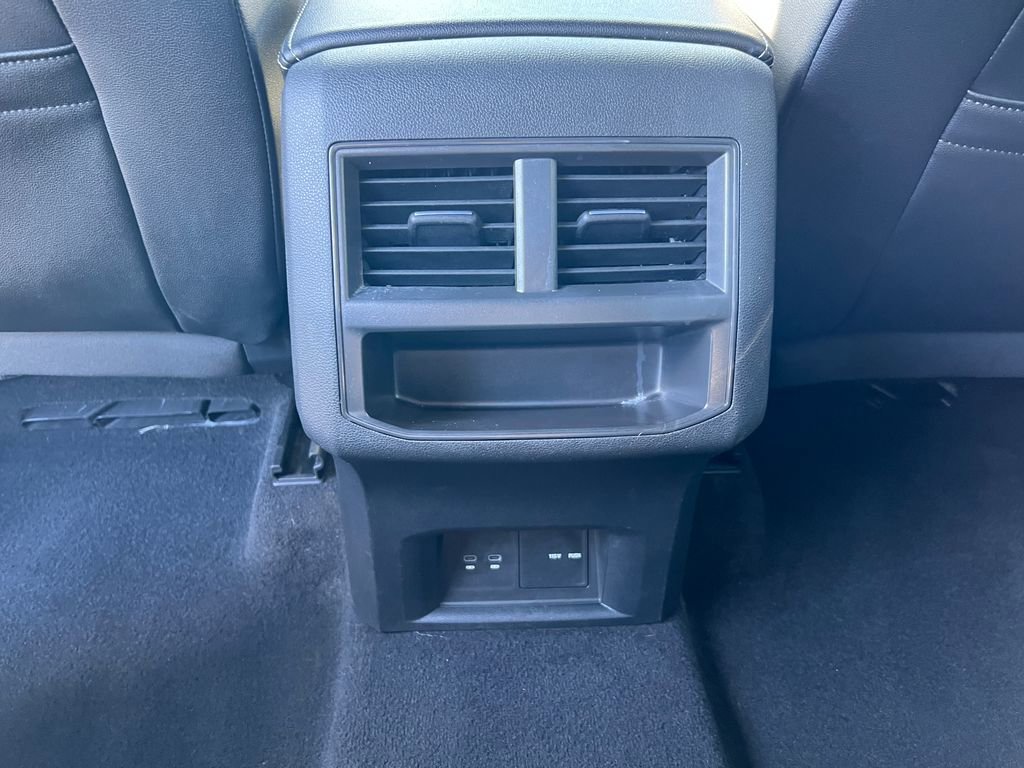 Used 2022 Volkswagen Atlas Cross Sport SE image 31