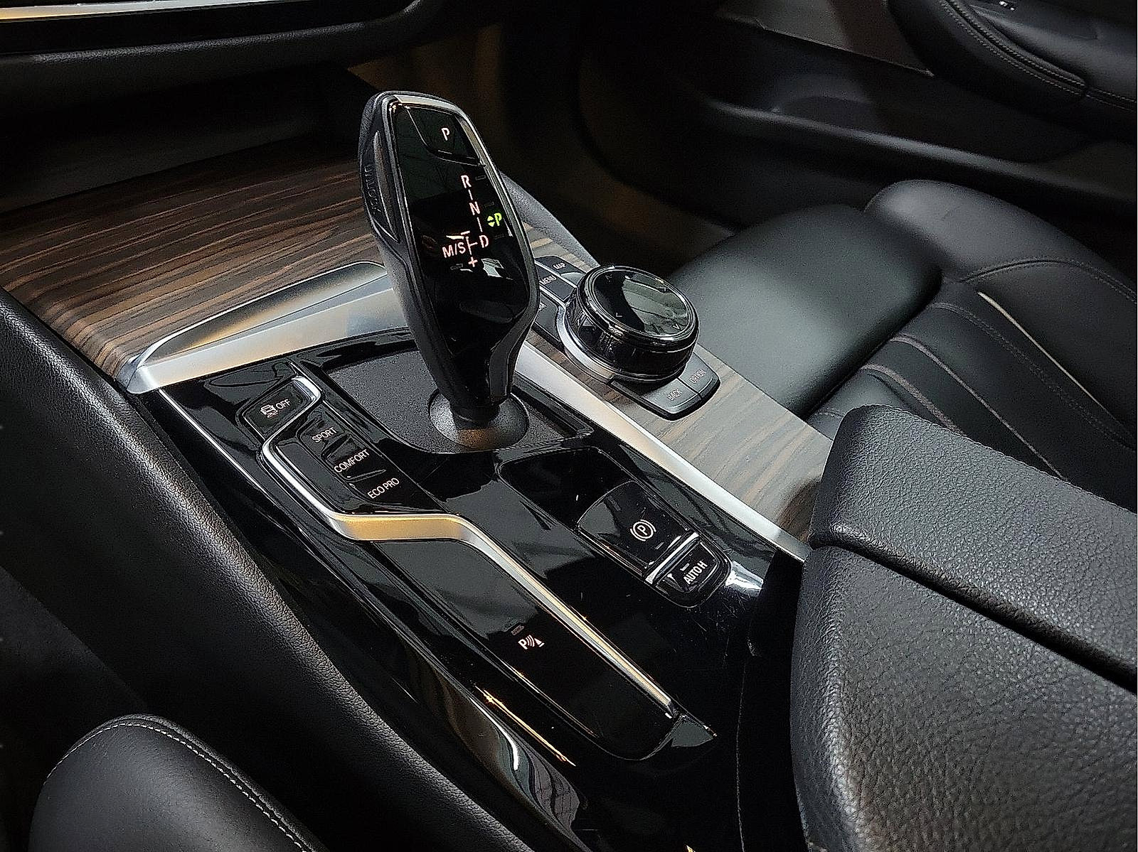Used 2023 BMW 540i xDrive image 19